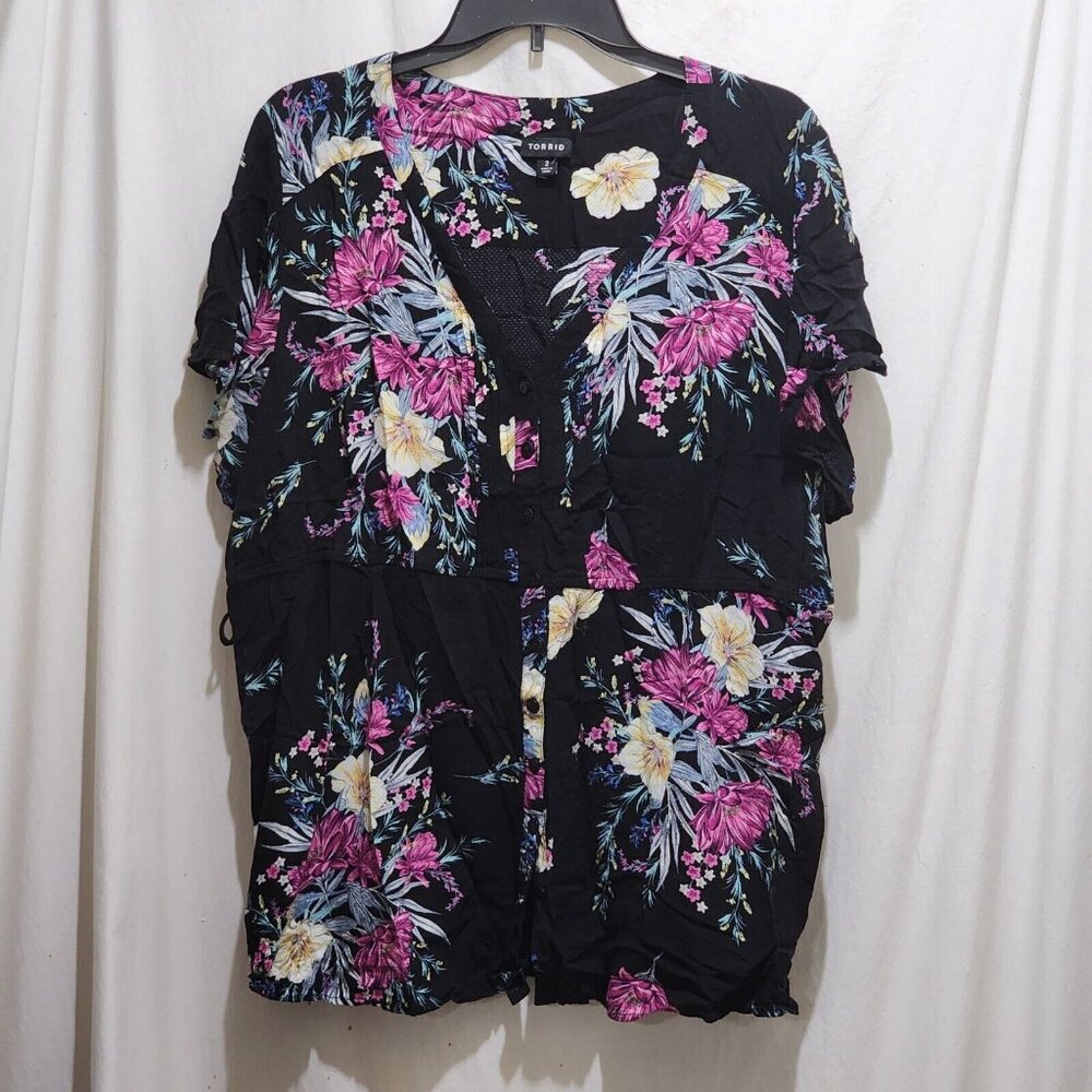 Torrid Black Floral Button Front Top Side Ties Plus Size 2 2X Rayon Blouse